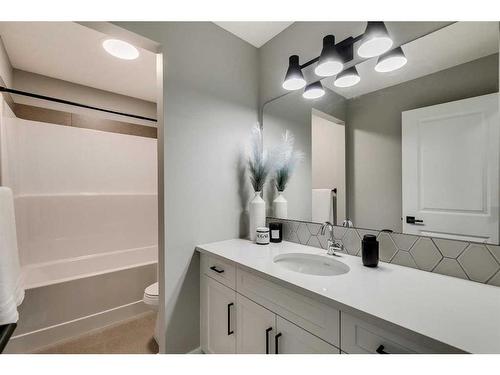 52 Legacy Forest Landing Se, Calgary, AB - Indoor Photo Showing Bathroom