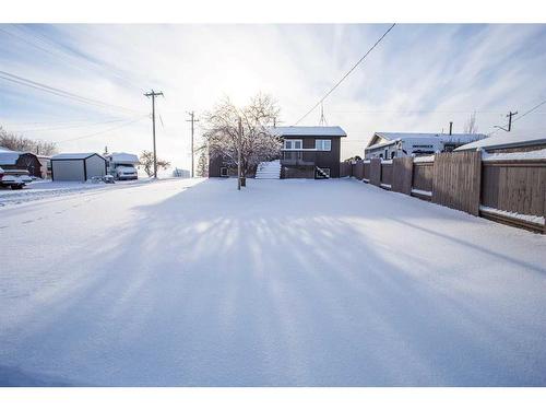 9 2 Street South, Edberg, AB - Outdoor