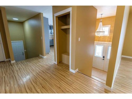 9 2 Street South, Edberg, AB - Indoor Photo Showing Other Room