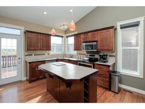 7123 Henner'S Road, Lacombe, AB - Indoor Photo Showing Kitchen