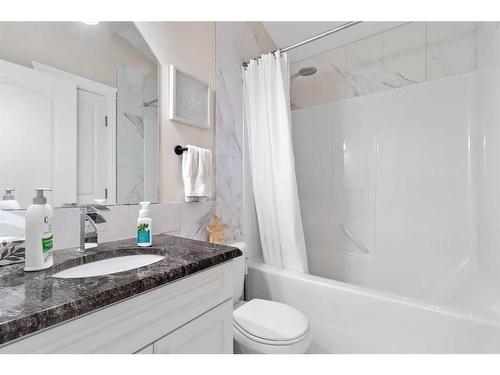 116 Ingle Close, Red Deer, AB - Indoor Photo Showing Bathroom