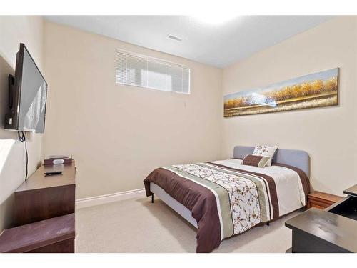 116 Ingle Close, Red Deer, AB - Indoor Photo Showing Bedroom