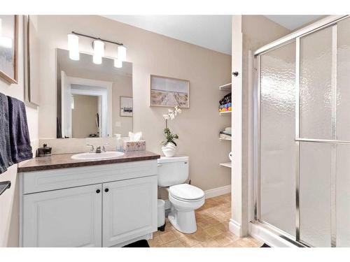 116 Ingle Close, Red Deer, AB - Indoor Photo Showing Bathroom