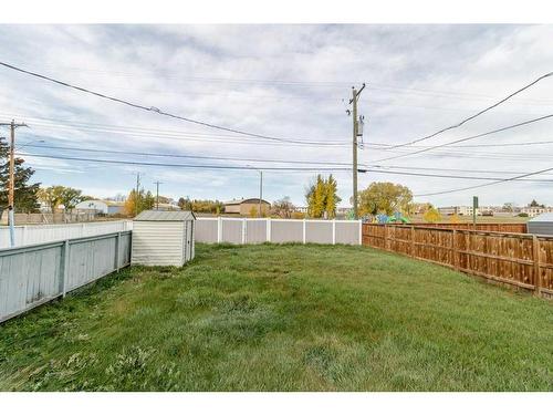 144 Tamarac Boulevard, Springbrook, AB - Outdoor With Backyard