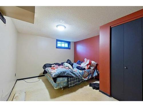 144 Tamarac Boulevard, Springbrook, AB - Indoor Photo Showing Bedroom