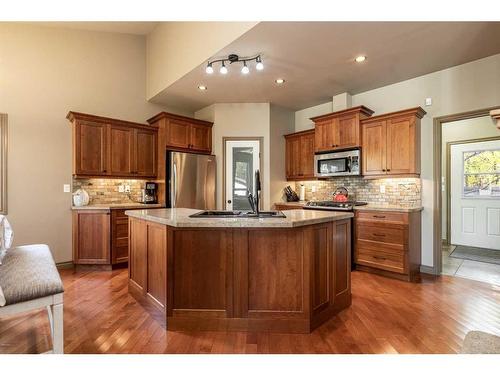 29 Parkland Crescent, Parkland Beach, AB - Indoor Photo Showing Kitchen With Upgraded Kitchen