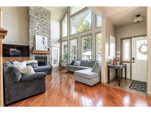 29 Parkland Crescent, Parkland Beach, AB - Indoor Photo Showing Living Room With Fireplace