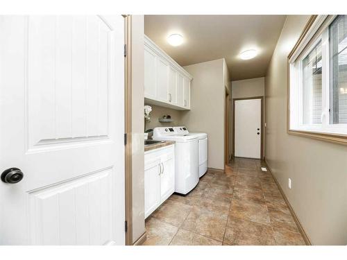 29 Parkland Crescent, Parkland Beach, AB - Indoor Photo Showing Laundry Room