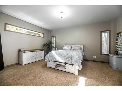 29 Parkland Crescent, Parkland Beach, AB - Indoor Photo Showing Bedroom