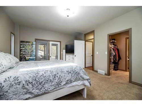 29 Parkland Crescent, Parkland Beach, AB - Indoor Photo Showing Bedroom