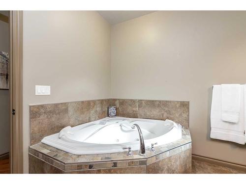 29 Parkland Crescent, Parkland Beach, AB - Indoor Photo Showing Bathroom