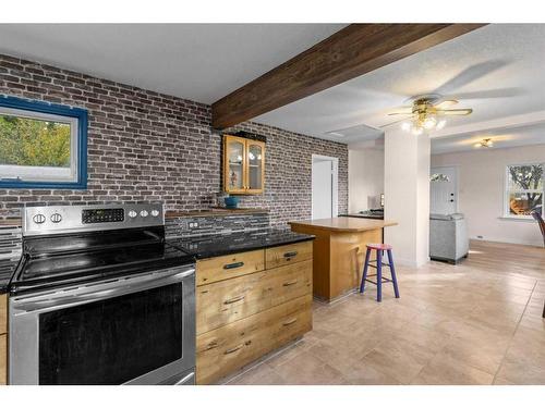 5918 52 Avenue, Red Deer, AB - Indoor Photo Showing Kitchen