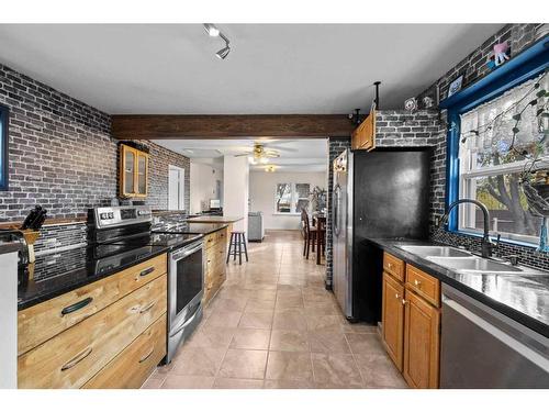 5918 52 Avenue, Red Deer, AB - Indoor Photo Showing Kitchen With Double Sink