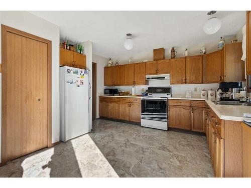 19027 Township Road 452, Rural Camrose County, AB - Indoor Photo Showing Kitchen