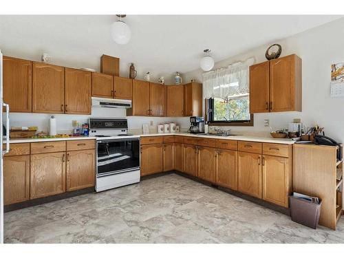 19027 Township Road 452, Rural Camrose County, AB - Indoor Photo Showing Kitchen