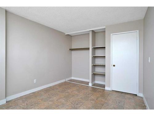 109-4820 47 Avenue, Red Deer, AB - Indoor Photo Showing Other Room