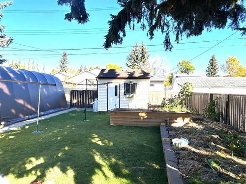 5005 46 Avenue, Forestburg, AB - Outdoor With Deck Patio Veranda