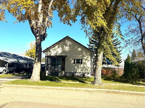 5005 46 Avenue, Forestburg, AB - Outdoor