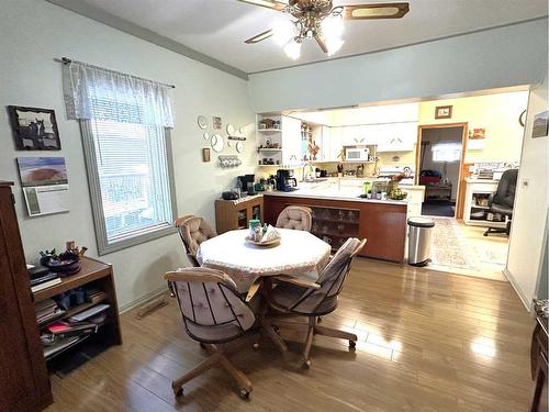 5005 46 Avenue, Forestburg, AB - Indoor Photo Showing Dining Room