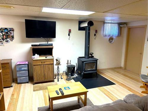 5005 46 Avenue, Forestburg, AB - Indoor Photo Showing Basement