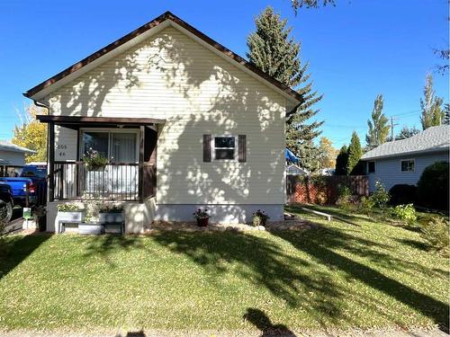 5005 46 Avenue, Forestburg, AB - Outdoor With Deck Patio Veranda