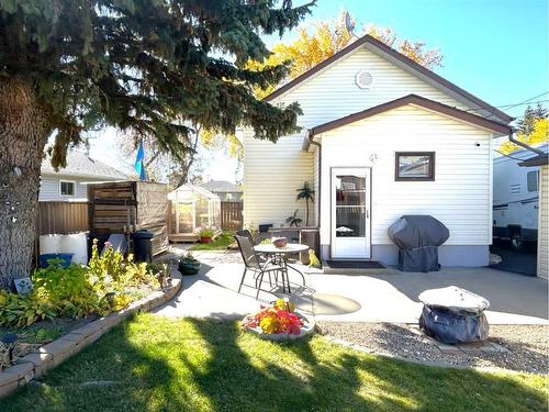 5005 46 Avenue, Forestburg, AB - Outdoor With Deck Patio Veranda