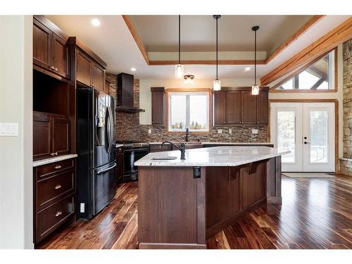 40301 Range Road 42, Rural Lacombe County, AB - Indoor Photo Showing Kitchen With Upgraded Kitchen