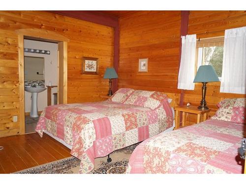 53021A Township Rd 37-2, Rural Clearwater County, AB - Indoor Photo Showing Bedroom