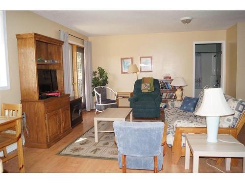 53021A Township Rd 37-2, Rural Clearwater County, AB - Indoor Photo Showing Living Room