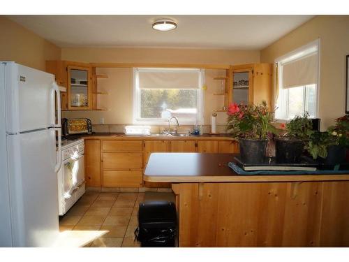 53021A Township Rd 37-2, Rural Clearwater County, AB - Indoor Photo Showing Kitchen