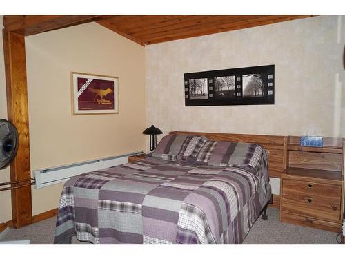 53021A Township Rd 37-2, Rural Clearwater County, AB - Indoor Photo Showing Bedroom