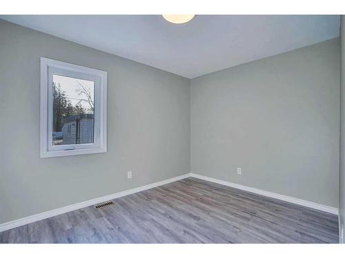 5107 54 Avenue, Ponoka, AB - Indoor Photo Showing Other Room