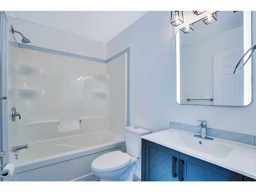 5107 54 Avenue, Ponoka, AB - Indoor Photo Showing Bathroom