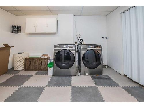 34 66 Street Close, Red Deer, AB - Indoor Photo Showing Laundry Room