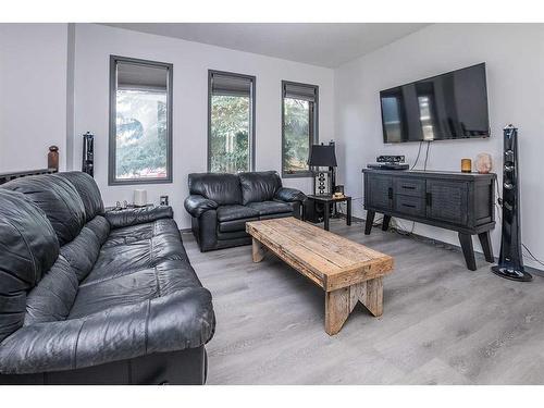 34 66 Street Close, Red Deer, AB - Indoor Photo Showing Living Room