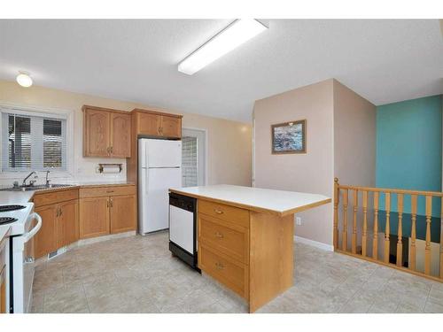 5834 65 Avenue, Rocky Mountain House, AB - Indoor Photo Showing Kitchen With Double Sink