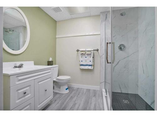 5834 65 Avenue, Rocky Mountain House, AB - Indoor Photo Showing Bathroom