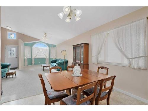 5834 65 Avenue, Rocky Mountain House, AB - Indoor Photo Showing Dining Room