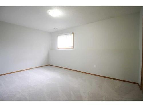 4412 47 Avenue, Sylvan Lake, AB - Indoor Photo Showing Other Room