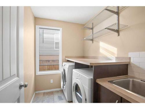 5 Juniper Close, Red Deer, AB - Indoor Photo Showing Laundry Room