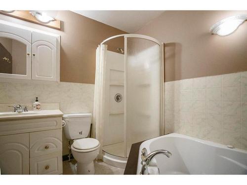 5406 49 Avenue, Camrose, AB - Indoor Photo Showing Bathroom