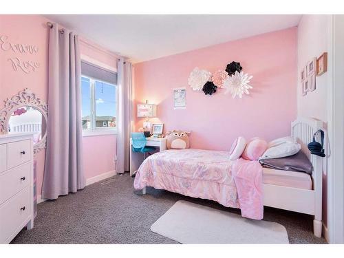 113 Larsen Crescent, Red Deer, AB - Indoor Photo Showing Bedroom