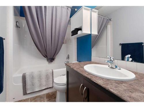 113 Larsen Crescent, Red Deer, AB - Indoor Photo Showing Bathroom