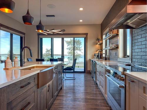 141 Lakeshore Drive, Rural Camrose County, AB - Indoor Photo Showing Kitchen With Upgraded Kitchen