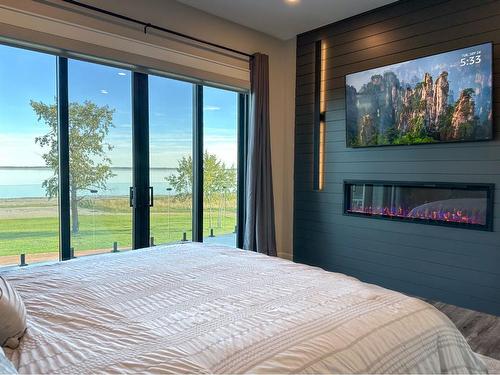 141 Lakeshore Drive, Rural Camrose County, AB - Indoor Photo Showing Bedroom