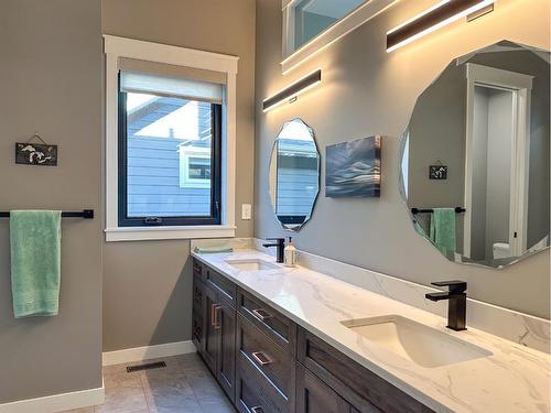 141 Lakeshore Drive, Rural Camrose County, AB - Indoor Photo Showing Bathroom