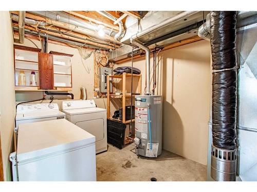 152 Kemp Avenue, Red Deer, AB - Indoor Photo Showing Laundry Room