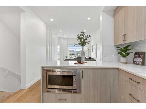 895 Mahogany Boulevard Se, Calgary, AB - Indoor Photo Showing Kitchen