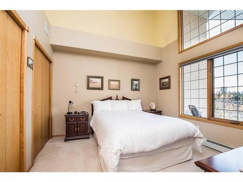 416-4805 45 Street, Red Deer, AB - Indoor Photo Showing Bedroom