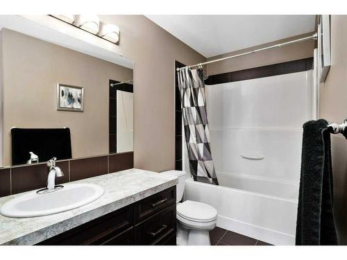 162 Voisin Close, Red Deer, AB - Indoor Photo Showing Bathroom